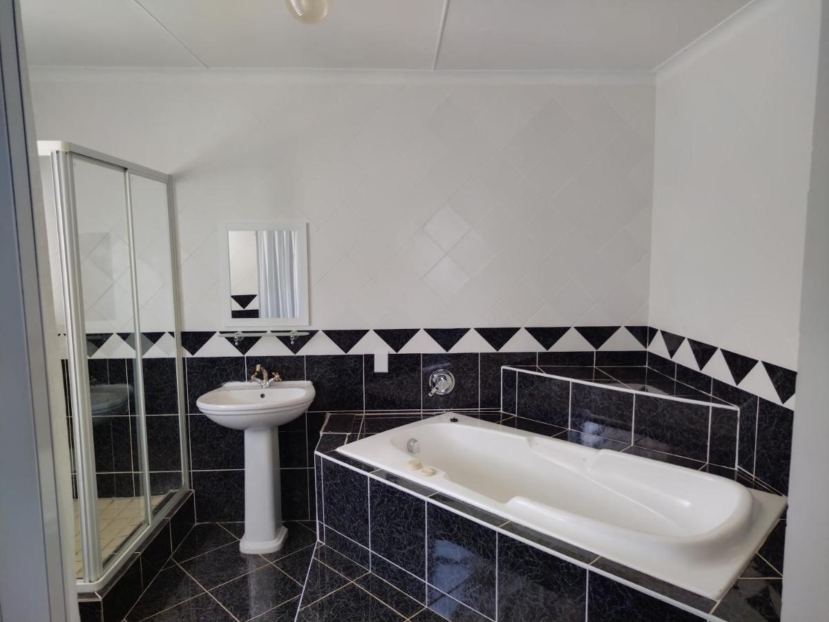 Blue Owl Guest House Mossel Bay Esterno foto