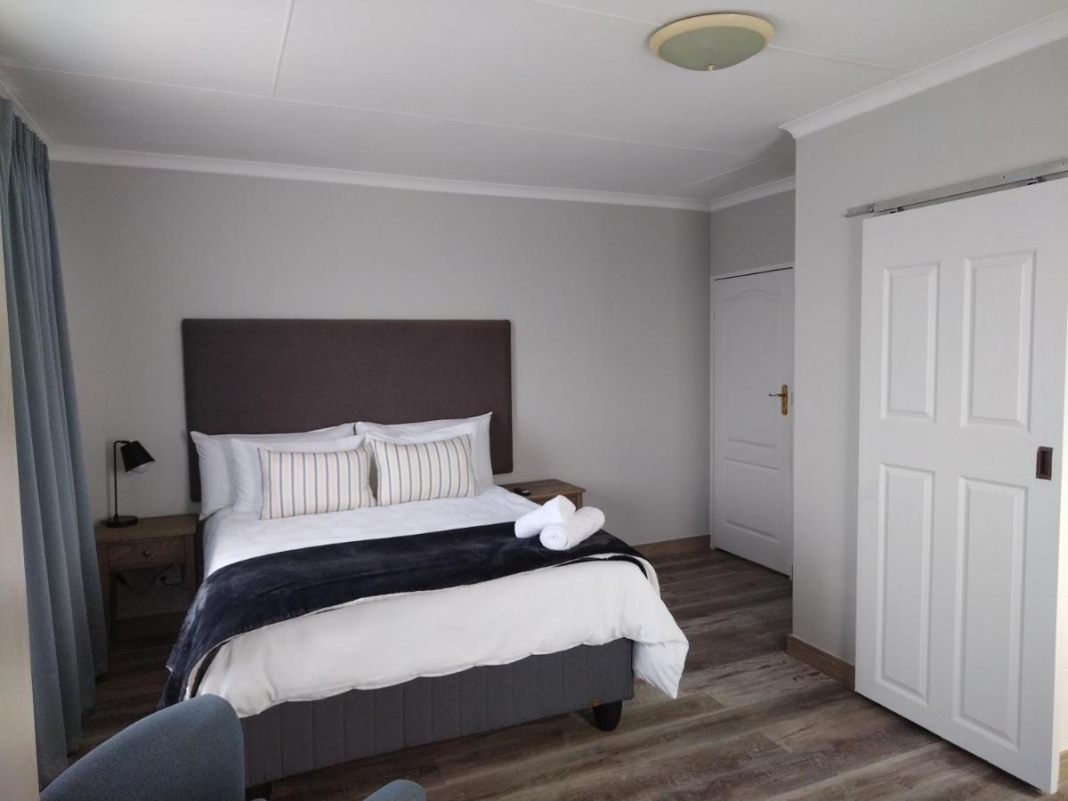 Blue Owl Guest House Mossel Bay Esterno foto